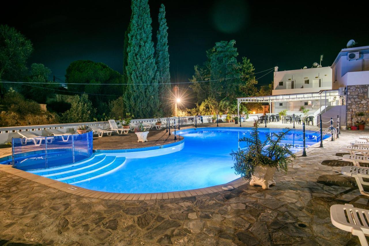 Ilias Studios Sevasti Panormos  Luaran gambar