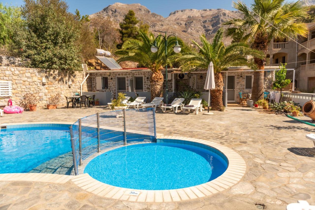 Ilias Studios Sevasti Panormos  Luaran gambar