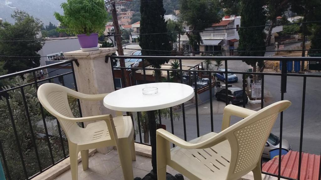 Ilias Studios Sevasti Panormos  Luaran gambar